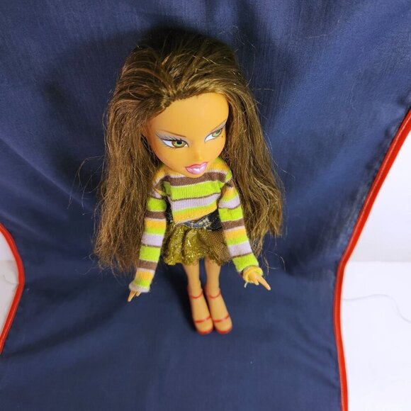 Bratz Yasmin Doll MGA 2001 Brown Hair Brown & Green Eyes Pink Lips Cloth… - Picture 5 of 11